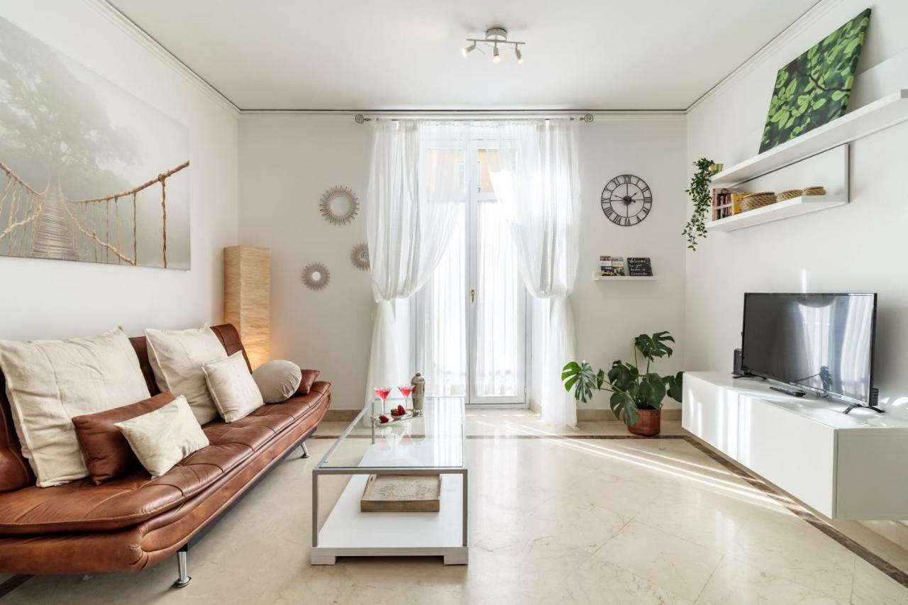 Gran Via Balconies Apartment กรานาดา ภายนอก รูปภาพ