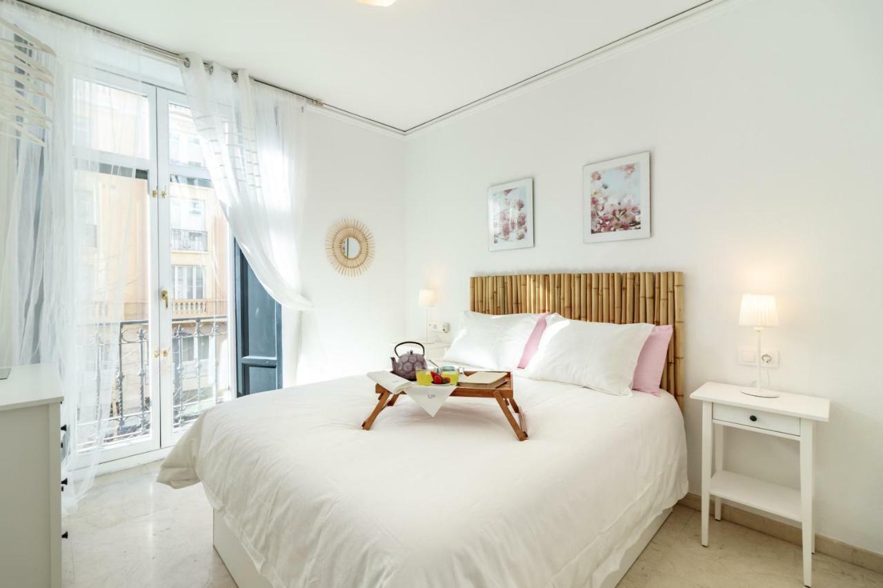 Gran Via Balconies Apartment กรานาดา ภายนอก รูปภาพ