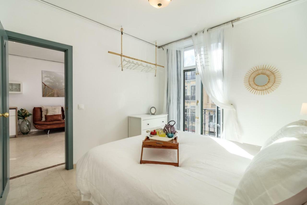 Gran Via Balconies Apartment กรานาดา ภายนอก รูปภาพ